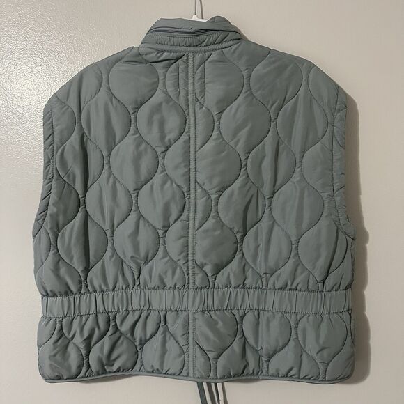 ZARA Women's Quilted Puffer Vest Size L Mock Neck Pockets Hidden Hoodie Gray - Picture 2 of 11